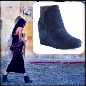 TOMS Desert Wedge Bootie Navy Blue Suede Platform Ankle Boots Side Zip